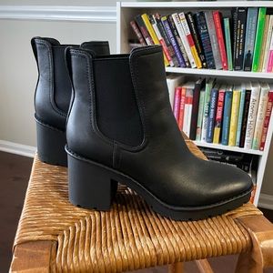 VINCE Black Leather Henderson Chelsea Boot Size 8.5m